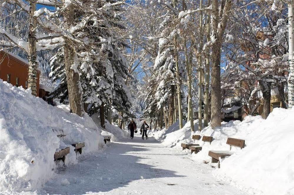 Chateau Dumont Aspen Bagian luar foto